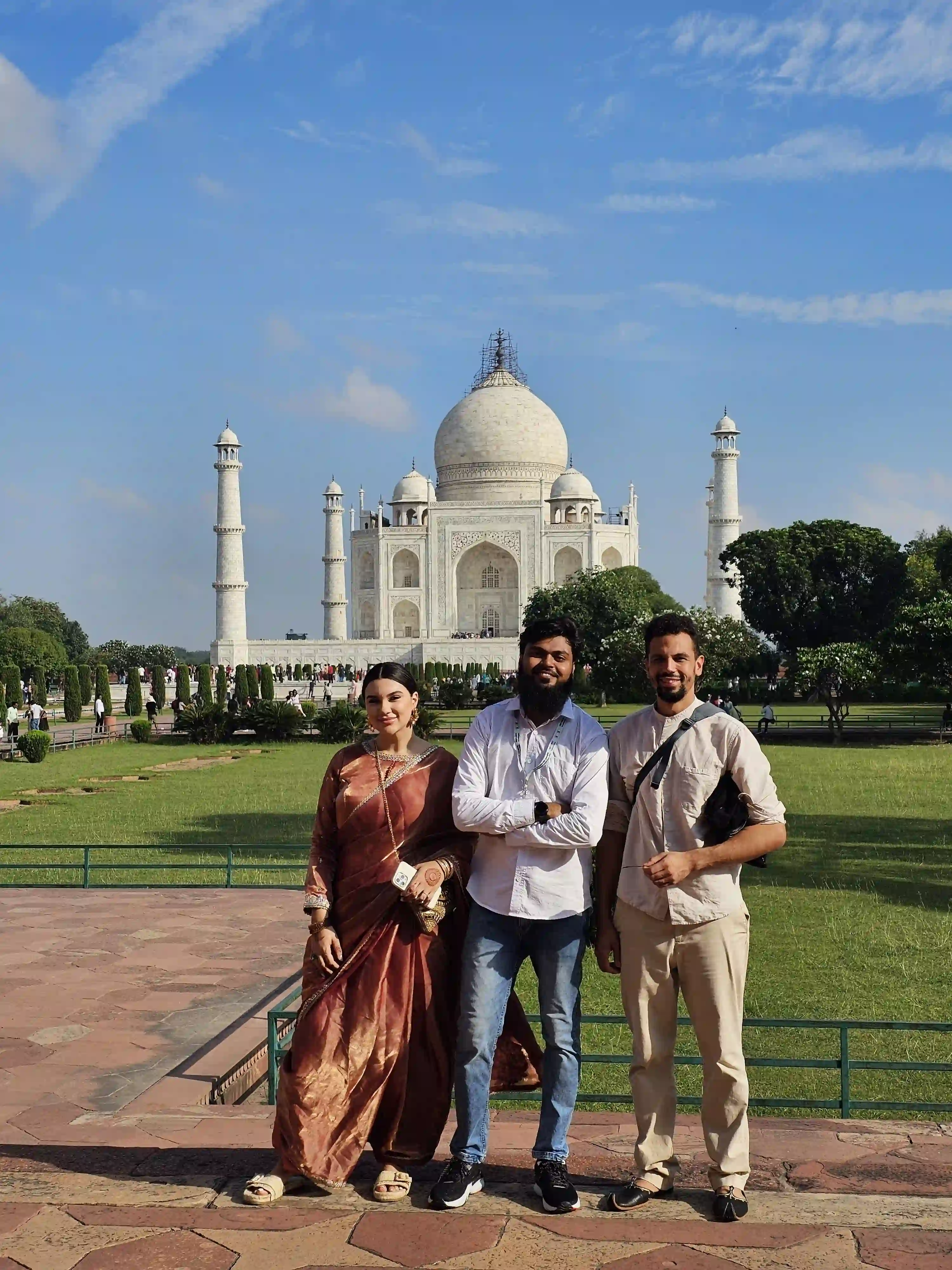 Taj Mahal amanecer — tour privado en español con guía oficial Kamran Khan