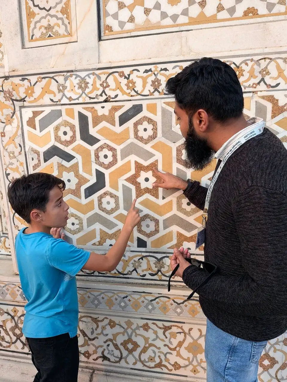 Government Licensed Guide vs Local Guide in India
