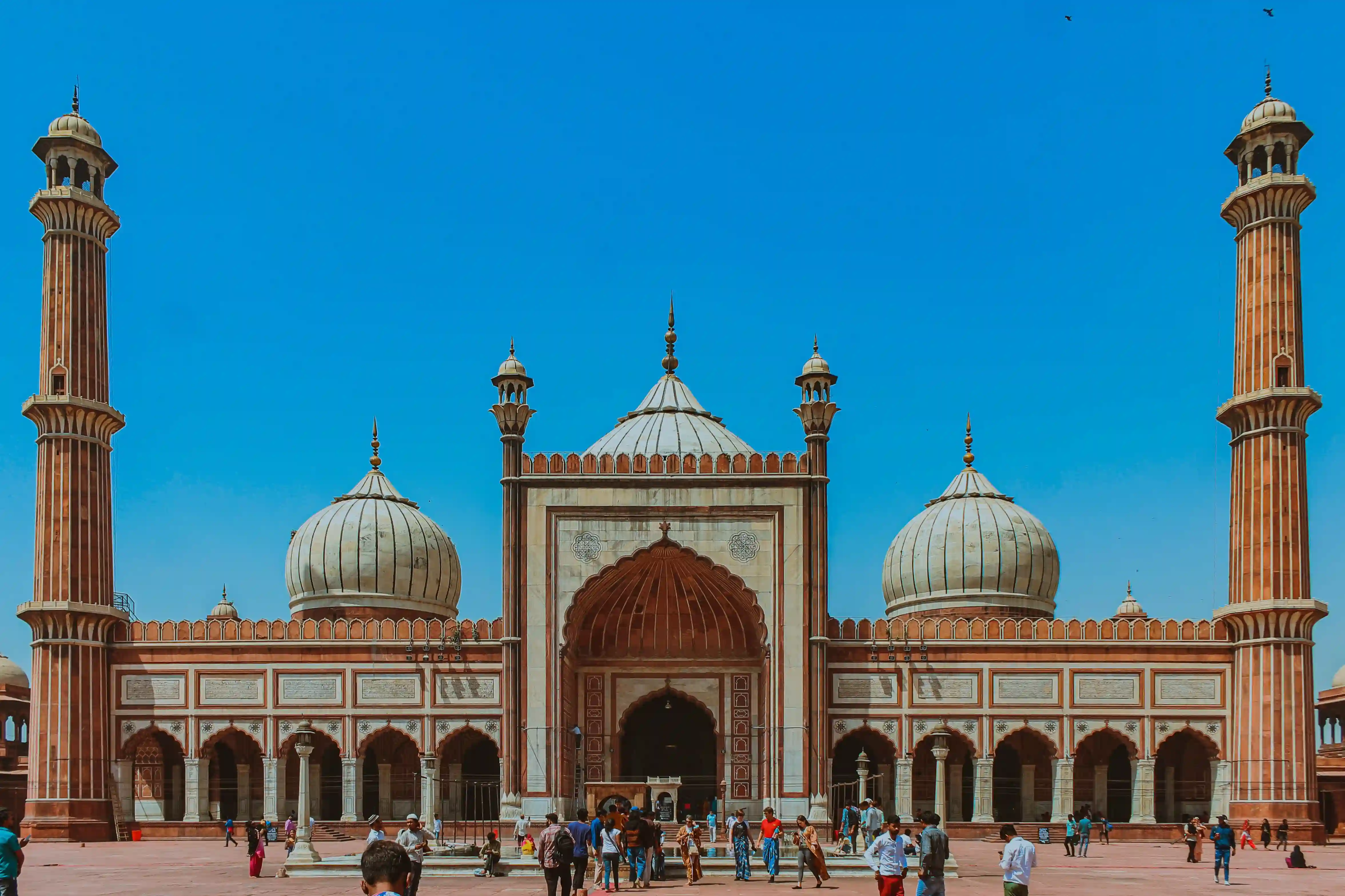Delhi Full Day Heritage Tour — Jama Masjid, Humayun's Tomb and Qutub Minar with Kamran Khan