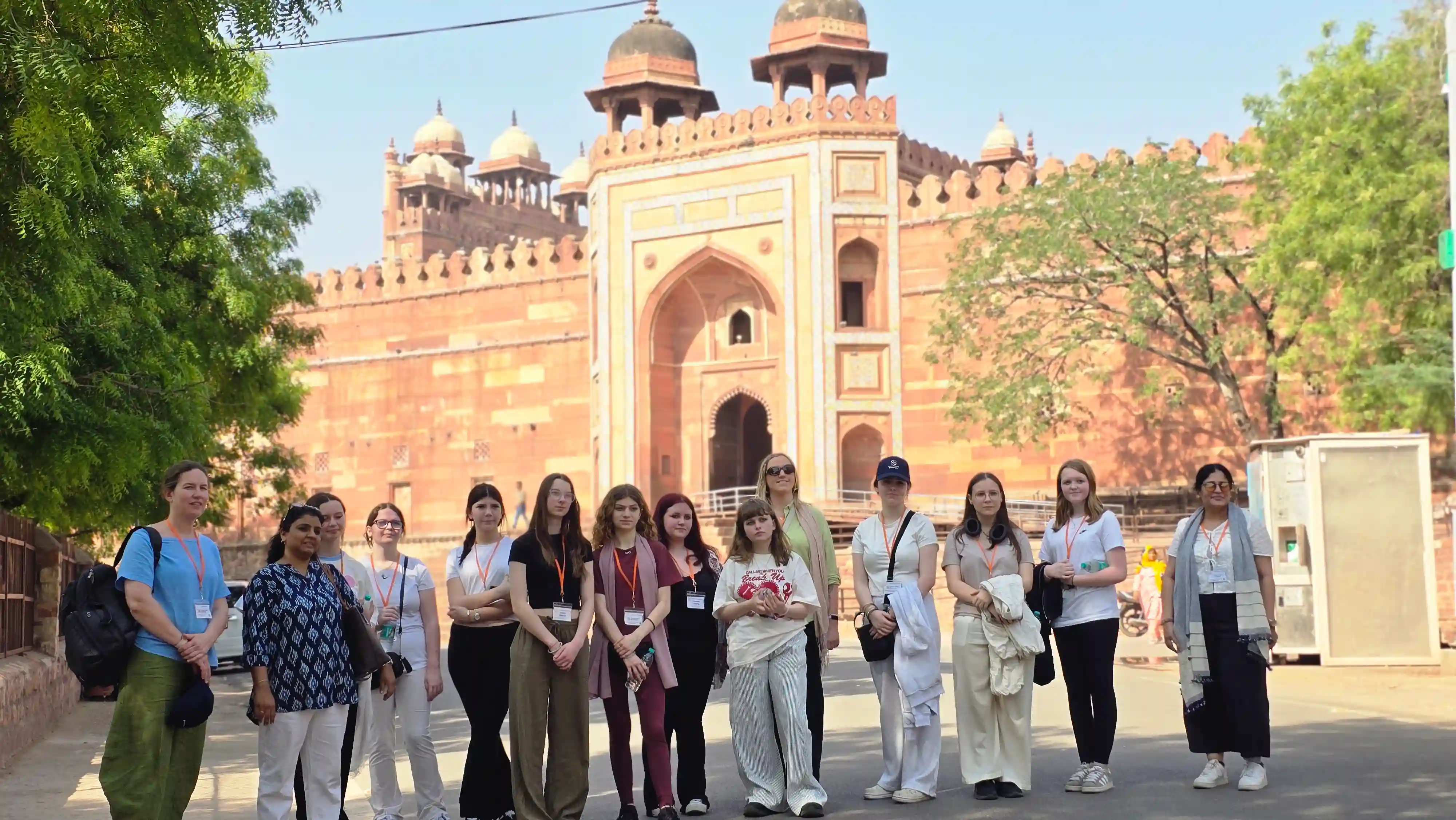 Jodha Bai Palace red sandstone carvings &mdash; Hindu-Mughal architectural synthesis Fatehpur Sikri