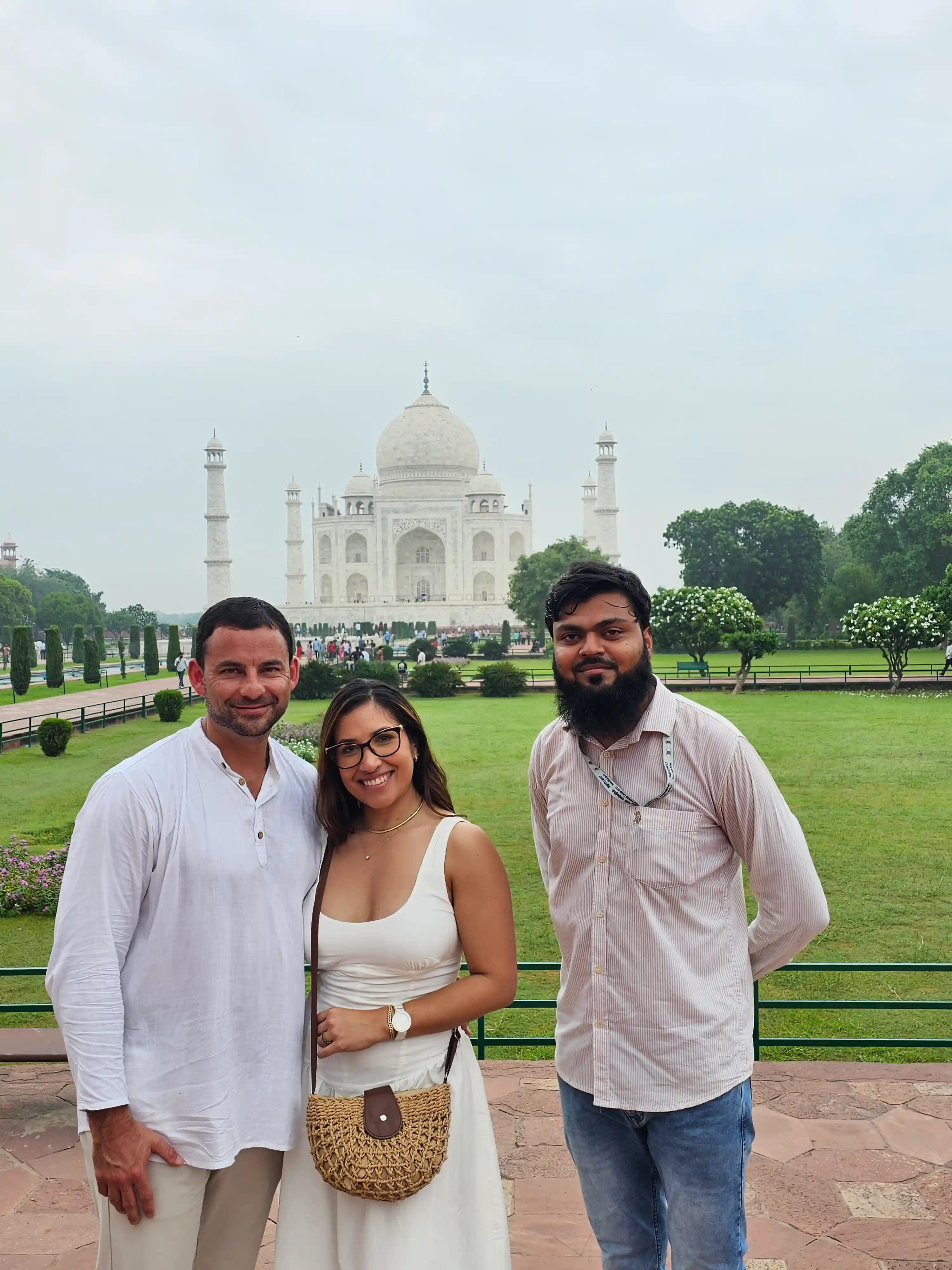 Government of India Licensed Tourist Guide leading a private tour for Spanish-speaking travelers at the Taj Mahal