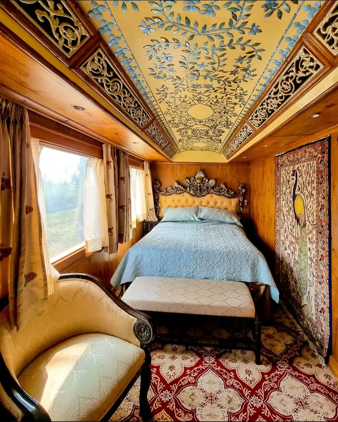 Art of Indian Rail &mdash; Maharajas Express Fine Dining Restaurant Car Heritage Belt